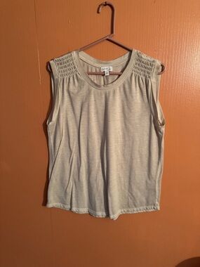 Olivia Sky Sleeveless Top Women’s Large Cream Smocked Shoulder Casual Tank